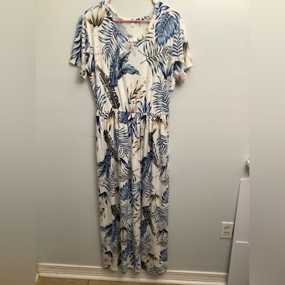 Dresses & Skirts - Floral Maxi Dress with Blue and Cream Pattern
